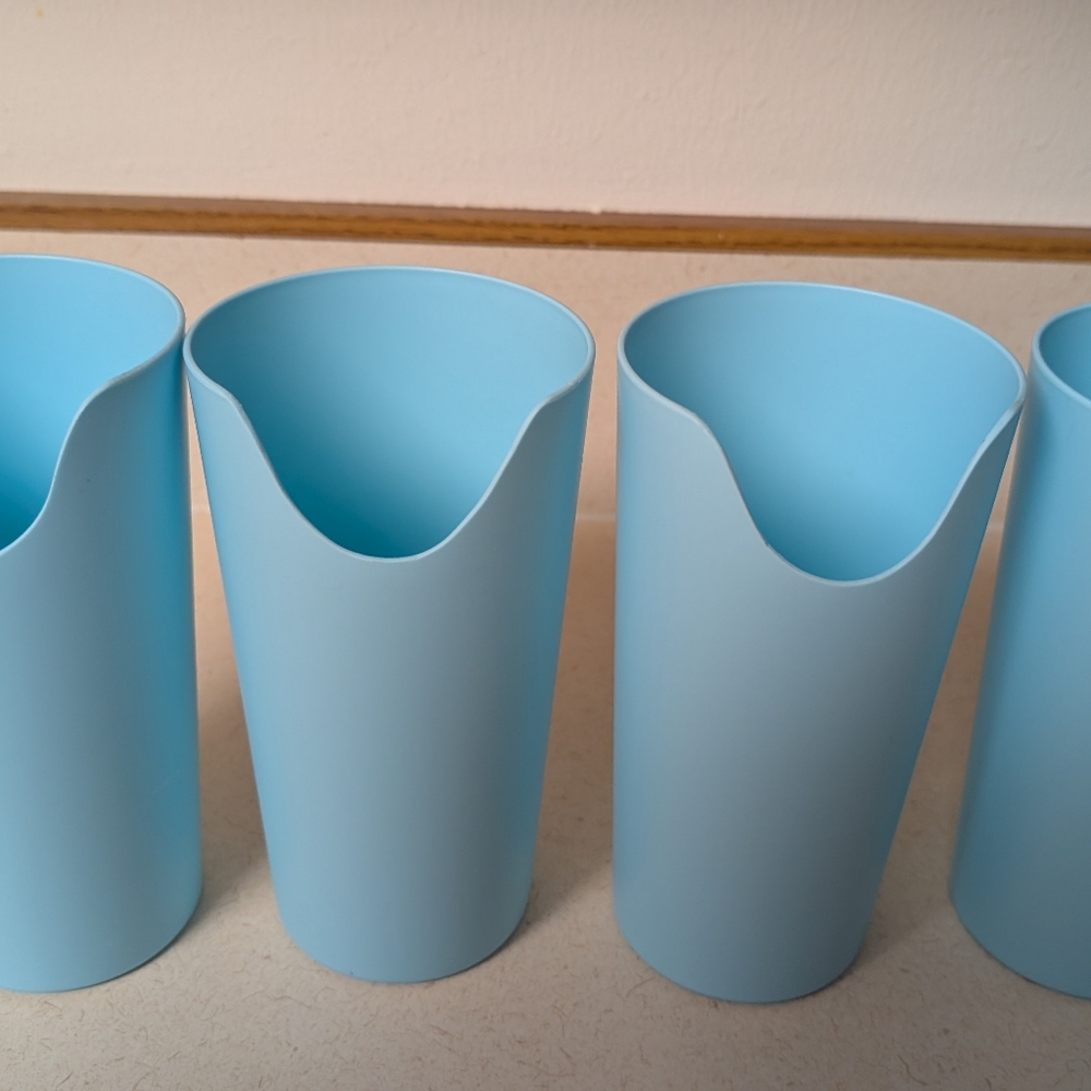 4 adaptive nosey cups
